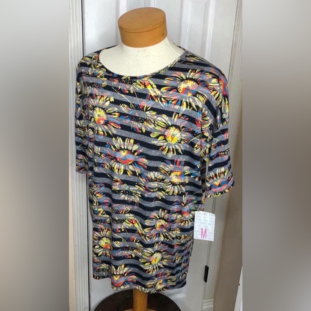 NEW W/Tags Lula Roe Medium Size Irma Beautiful Sunflower print